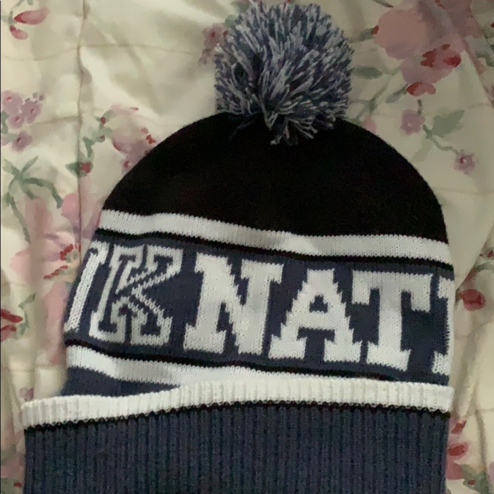 VS Pink beanie